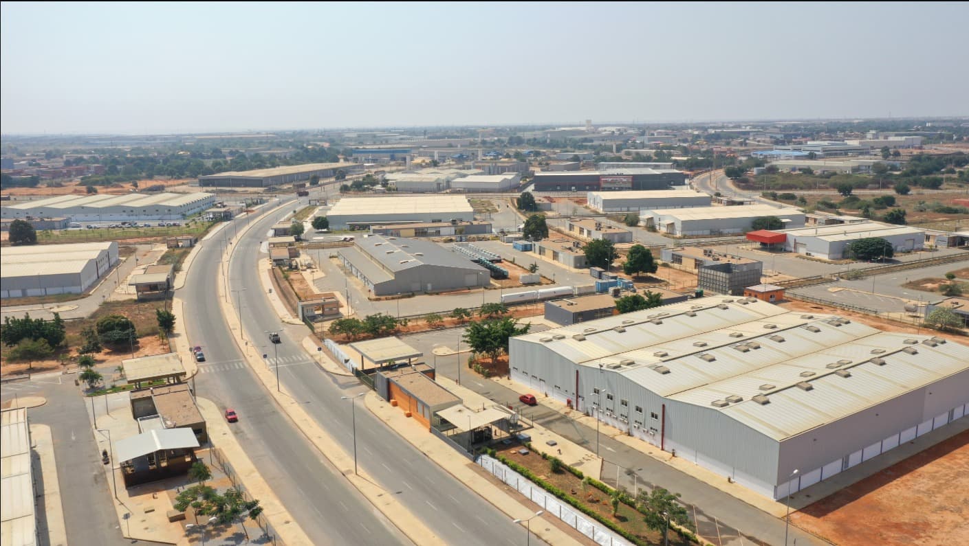 Profissional ZEE Angola